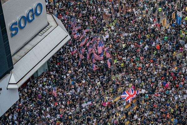 组图1：915香港“全民抗暴政” 人潮挤爆街道