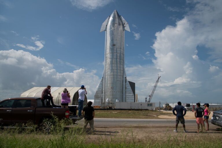 SpaceX「星際飛船」面世 可重複使用