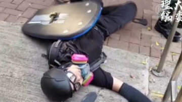 警察实弹击中男学生左胸 香港各界谴责