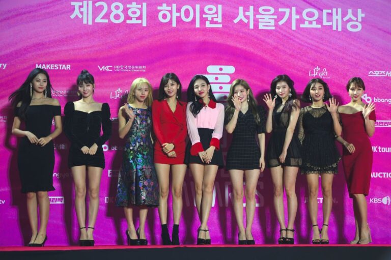 TWICE迎出道4周年 Mina發文獲逾130萬讚
