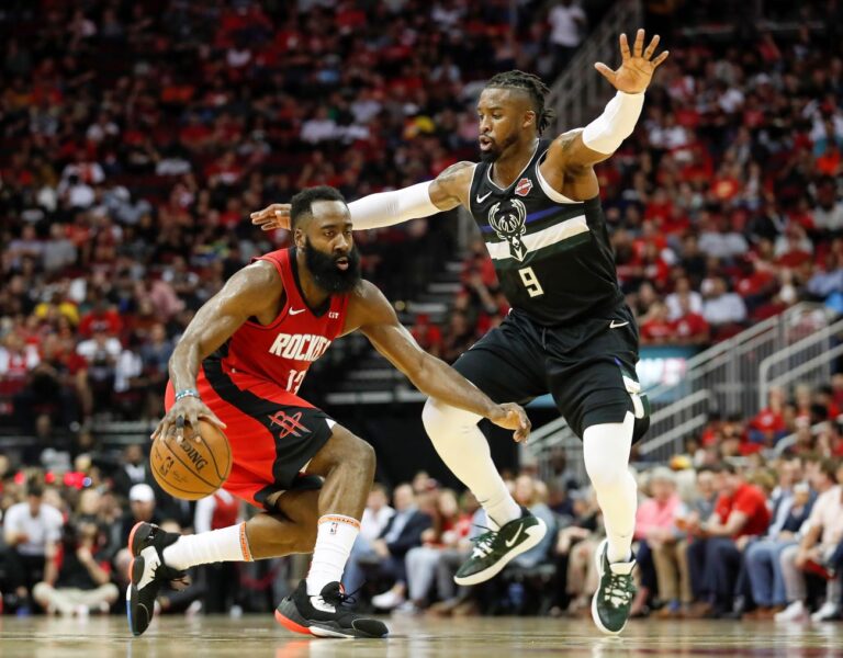 NBA火箭後場熱機中 阿德托昆波率雄鹿破敵