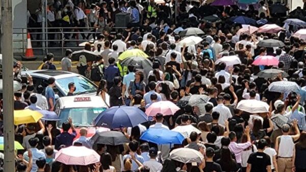 【直播回放】10.4香港民眾「反緊急法」大遊行