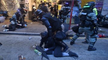 港警逮捕77人 林郑：暂不引用《紧急法》