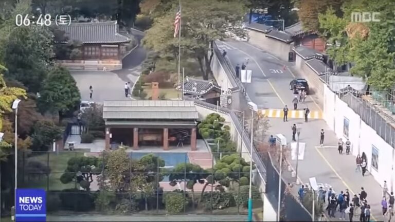 拿梯子爬牆 韓19學生闖美大使官邸