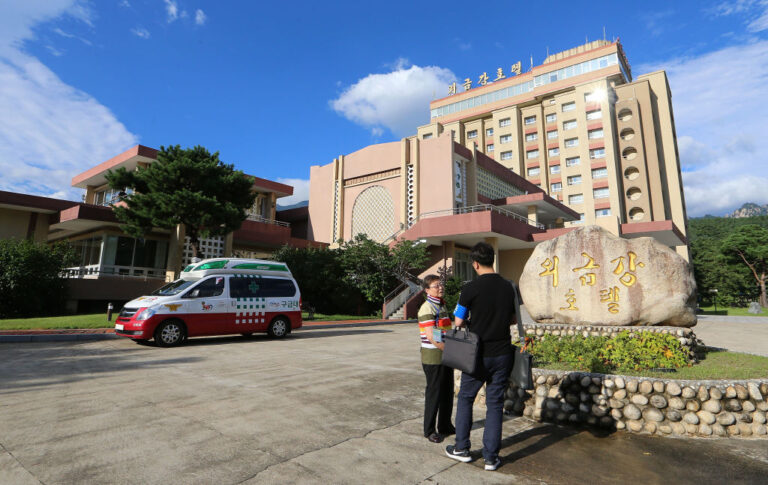 罕見公開批評父親 金正恩令拆金剛山韓國設施
