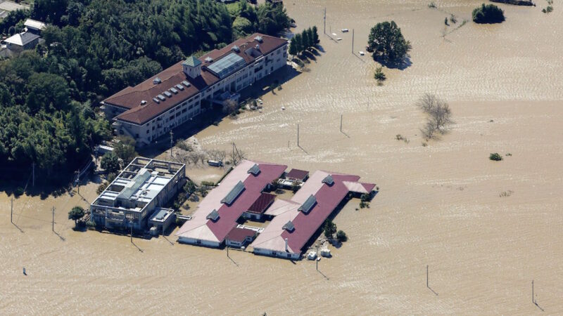 海貝思襲日本釀23人死亡 東京居民做災後清理