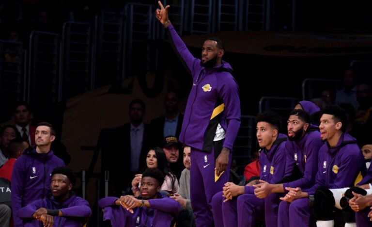 NBA球星詹姆斯批莫雷 全美輿論大嘩反嗆