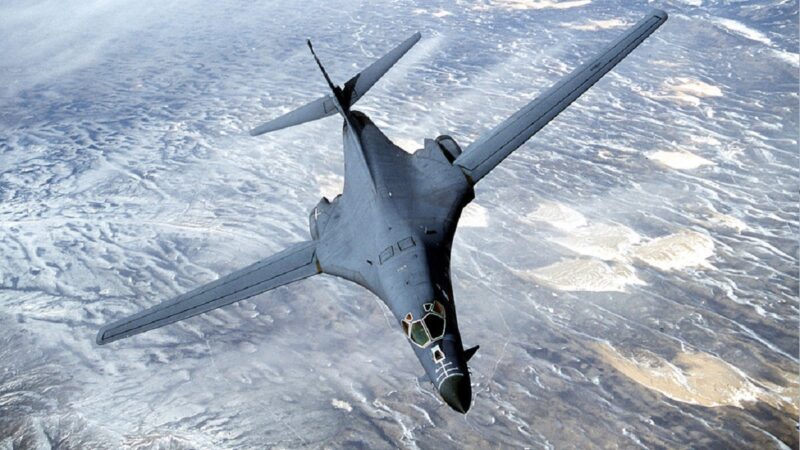 震慑伊朗 美军首度部署沙特4架B-1B轰炸机　
