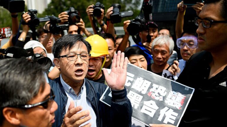 親共議員何君堯涉性騷擾 被逐出立法會場
