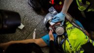港警逮捕记者强扯面罩 记协齐谴责