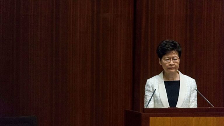 中南海圍繞香港激鬥 港府各自為政局勢混亂