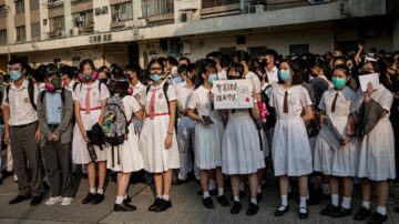 中枪学生被控罪 香港六校紧急罢课声援