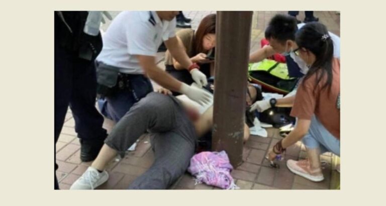 連儂牆前發傳單 港青年遭暴徒利刃刺腹腸外露