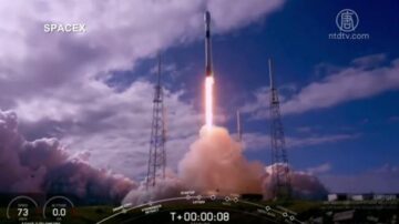 SpaceX猎鹰9号升空 又送60颗卫星入轨