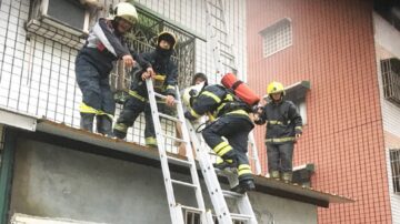 屏東民宅火警2女孩窗邊求救 3代同堂釀4身亡