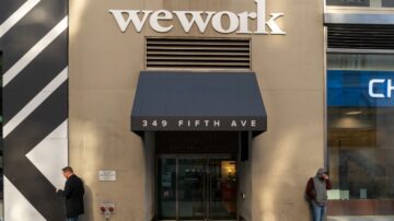 WeWork全球裁員2400人