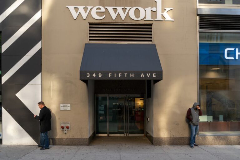 WeWork全球裁員2400人