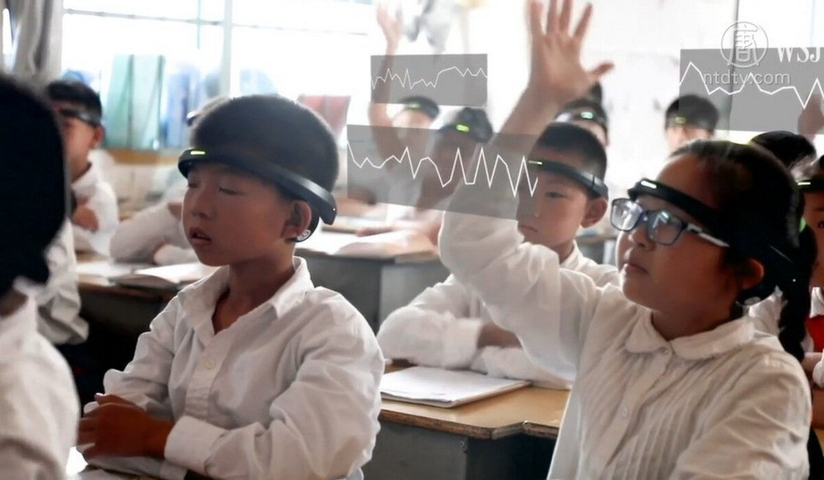 【禁闻】浙小学生戴监控头环 外媒曝光官急停