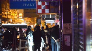 傳港警撞死1名中學生 傷30人16人危重(視頻)