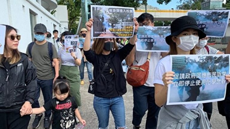 香港家長攜子女遊行 籲停止化武