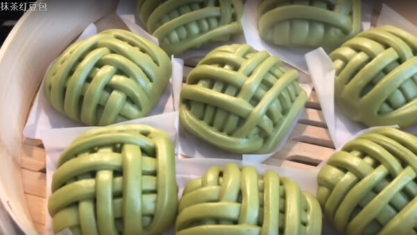 抹茶红豆包做法简单超有创意 视频 面包 新唐人中文电视台在线