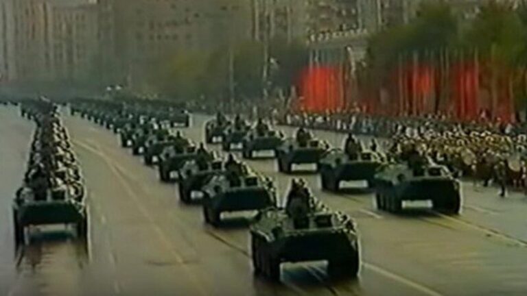 揭祕：那場大閱兵不久 政治局突發政變