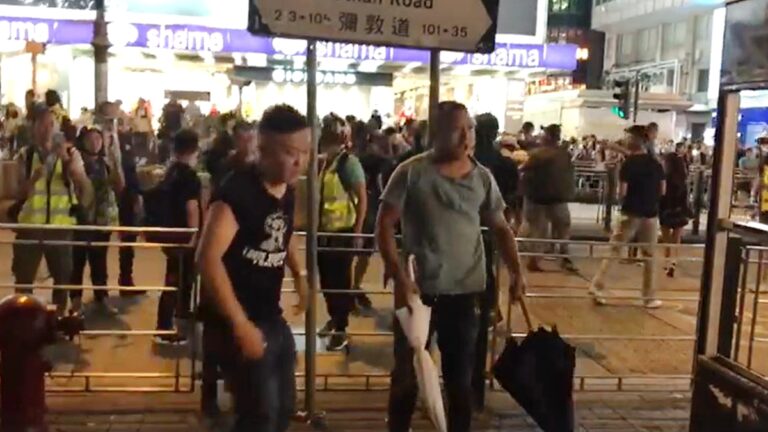 「東北3兄弟」襲擊港人被圍毆 微博熱捧成「英雄」