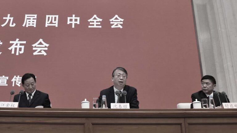 全會公報重複55次 關鍵詞「堅持」映射習近平最大困境