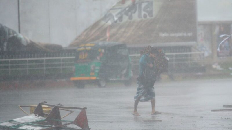 气旋袭印度及孟加拉 至少20死200万人避难