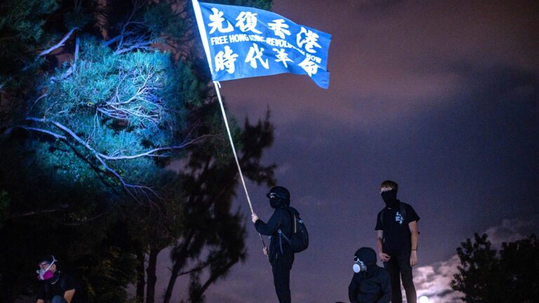 百餘香港學生寫700封信 細述三罷堵路原因
