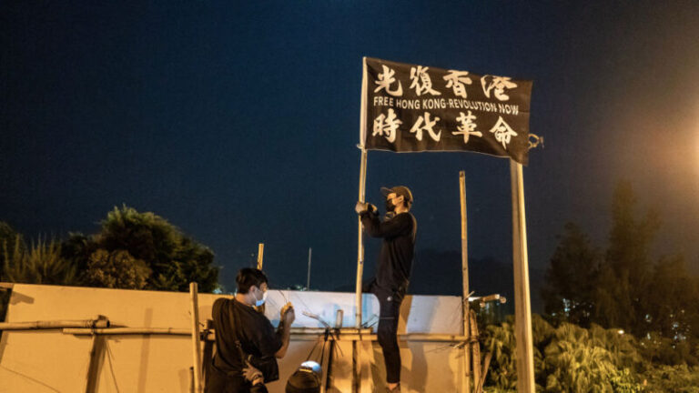 中共軍人「倒戈」 前駐港軍官和武警聲援香港