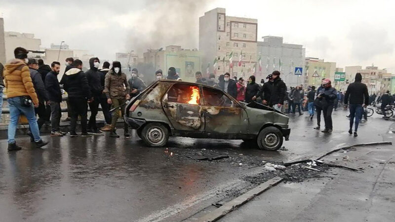 調高油價引抗爭 伊朗革命衛隊逮捕約百名帶頭者