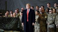 川普總統突訪阿富汗 感恩節慰問美軍士兵
