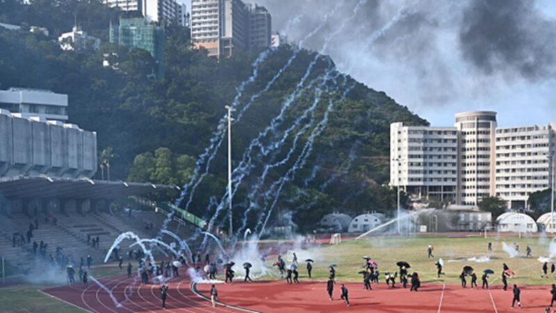 香港抗争势不可挡 港府宣布：明日全港停课！