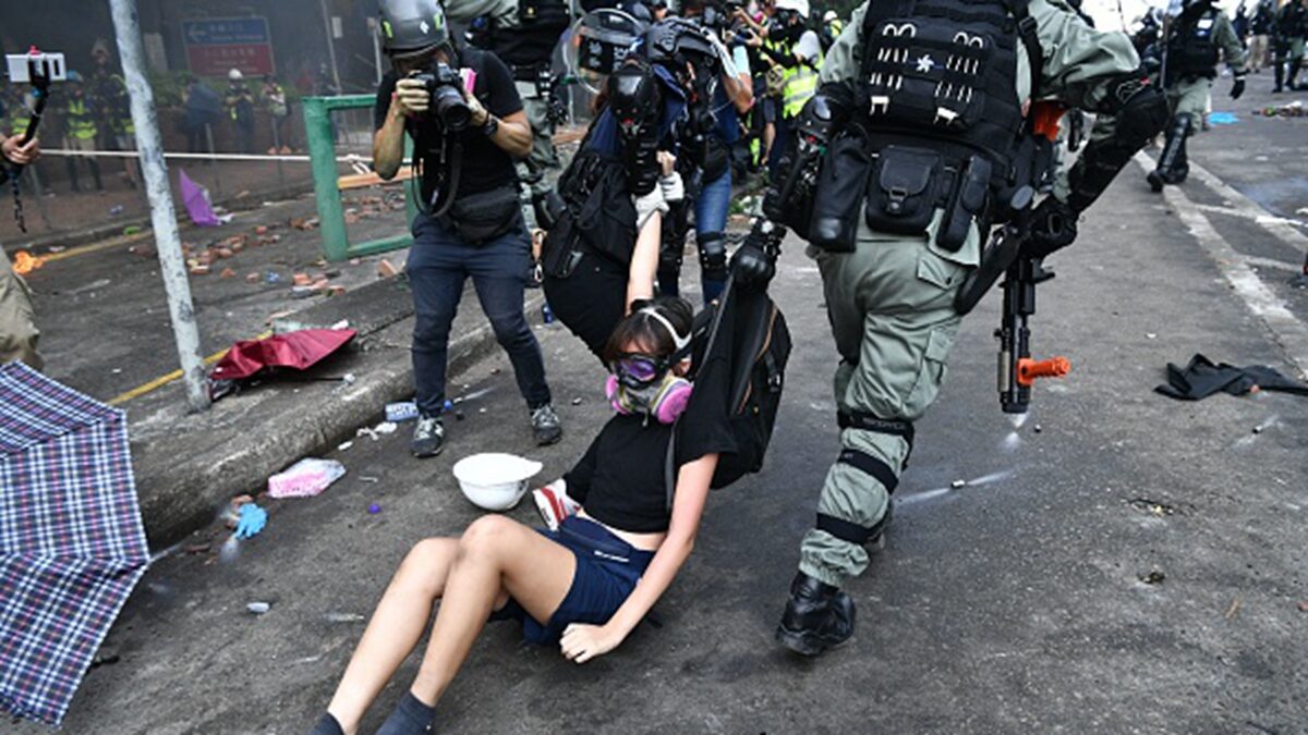 【禁闻】3700知名学者联署 谴责香港警察暴力