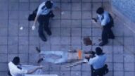 港少女半裸墜樓死 議員指警拍照假證物並隨手丟棄
