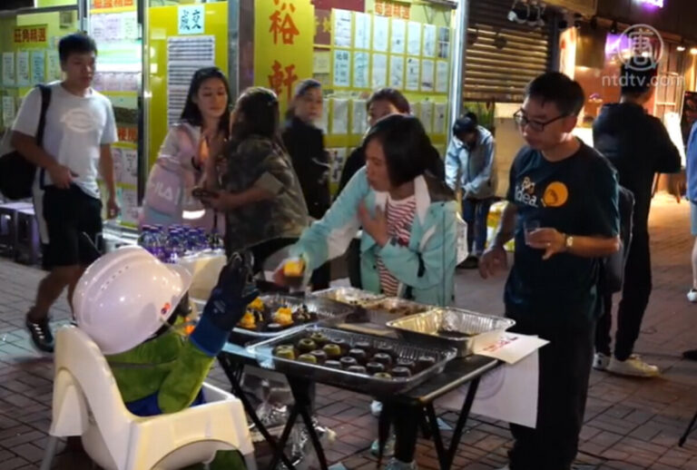 港黃店聖誕夜免費派甜品 為抗爭者打氣