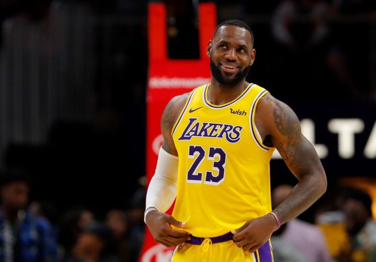 NBA湖人雙星雙十射鷹 湖人客場14連勝