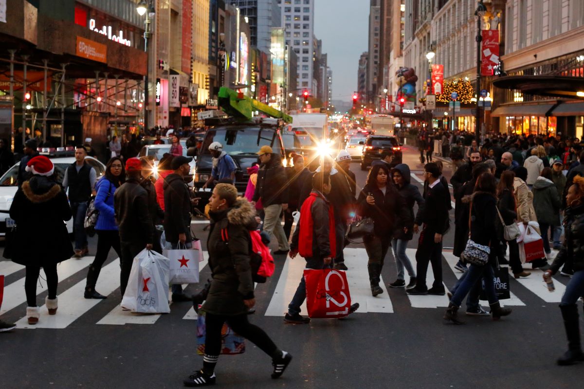 逾七成民众看好美国经济创18年来新高| 新唐人电视台