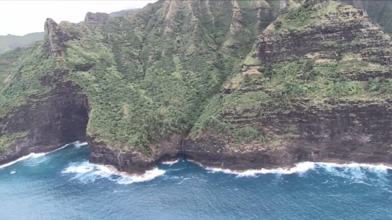 夏威夷直升機失事 找到機身殘骸及6具遺體
