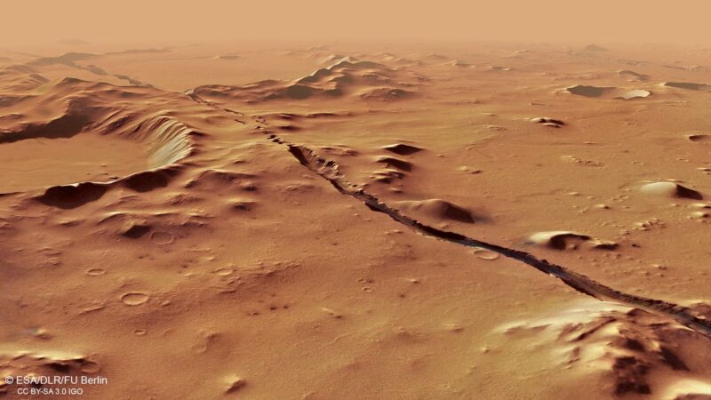 火星首個地質裂縫探秘
