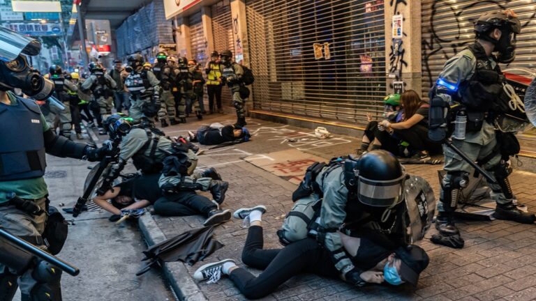 港警拘6千餘人 射各類彈種4萬枚 0警受罰