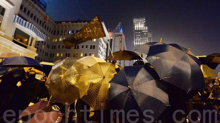 從平安夜到聖誕節 香港市民繼續抗爭