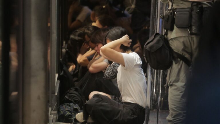 港鐵成「黨鐵」全年利潤大減16億