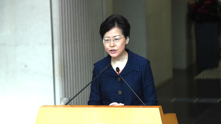 劉慧卿：強推送中條例 林鄭是千古罪人