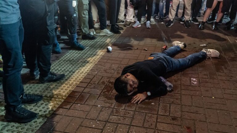 2男躲港警追捕墜樓 16歲少年：我不想被消失呀