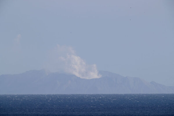 新西蘭火山爆發 死傷者來自7國公民包括中國人