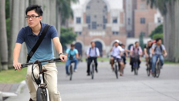 最新民调 台湾中学生96 反对 一国两制 台湾总统大选 台湾大选 台湾学生民调 新唐人中文电视台在线