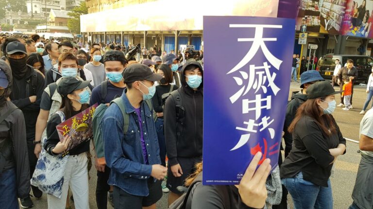 「愛國人士」困惑：不是說中國已成大贏家嗎？