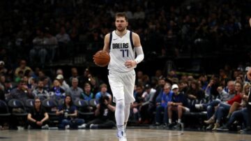 NBA：独行侠新星东契奇三双冠绝联盟